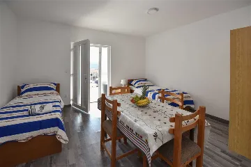 Stara Novalja Apartment for 4 Guests with Sea Views