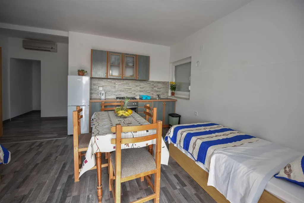 Stara Novalja Sea-View Apartment for 4 Guests