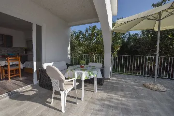 Stara Novalja Sea-View Apartment for 4 Guests