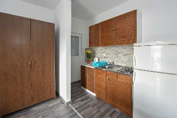 Stara Novalja Sea-View Apartment for 4