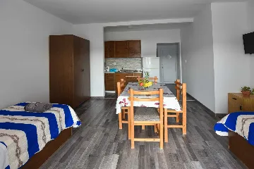 Stara Novalja Sea-View Apartment for 4