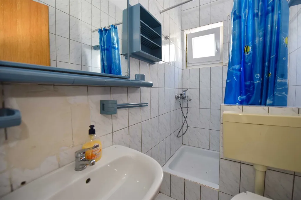 Stara Novalja Sea-View Apartment for 4