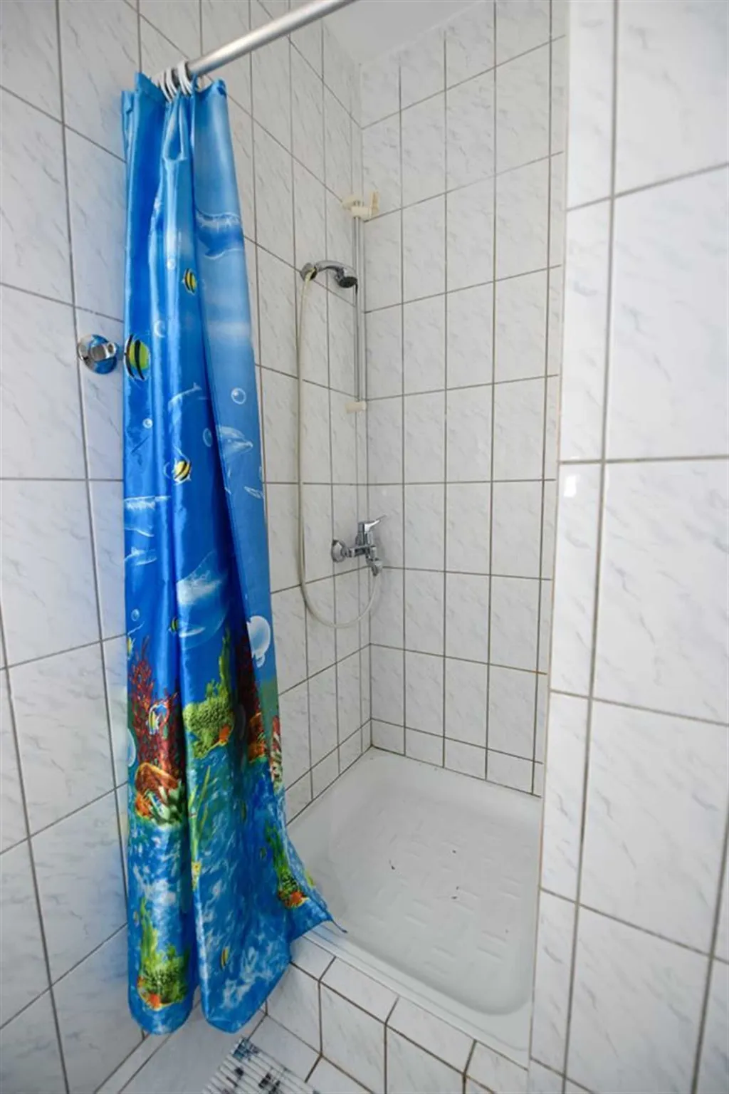 Sea-View Apartment for 4 in Stara Novalja