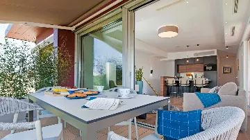 Rovinj 2-Bedroom Apartment with Hot Tub Terrace