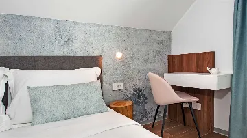 Rovinj 2-Bedroom Apartment with Hot Tub Terrace