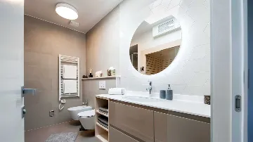 Rovinj 2-Bedroom Apartment with Hot Tub Terrace