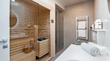 Rovinj 2-Bedroom Apartment with Hot Tub Terrace