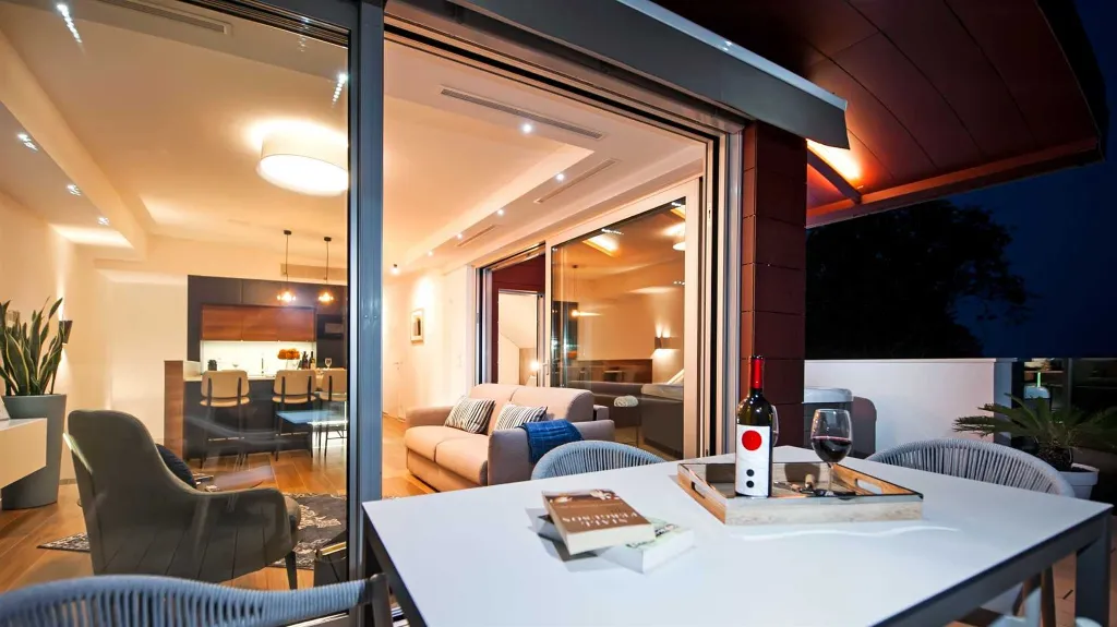 Rovinj 2-Bedroom Apartment with Hot Tub Terrace