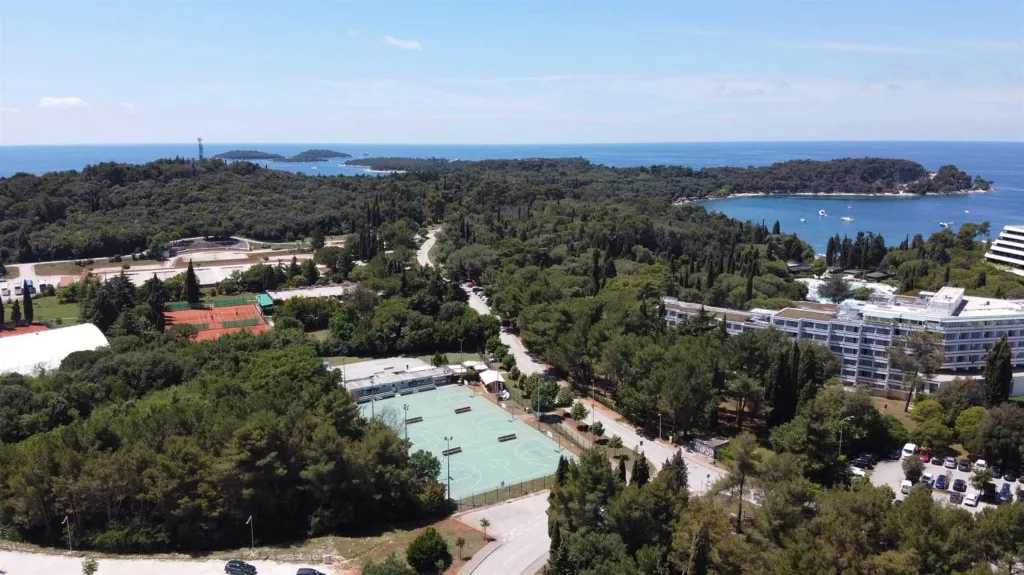 Rovinj 2-Bedroom Apartment with Hot Tub Terrace