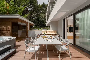 Rovinj 3-Bedroom Apartment with Private Heated Pool