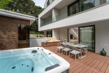 Rovinj 3-Bedroom Apartment with Private Heated Pool