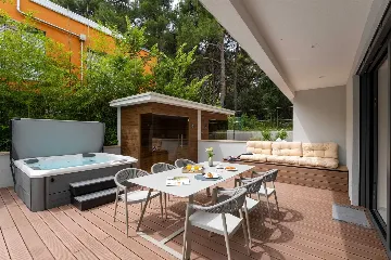 Rovinj 3-Bedroom Apartment with Private Heated Pool