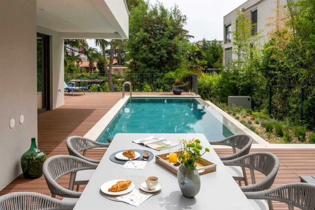 Rovinj 3-Bedroom Apartment with Private Heated Pool