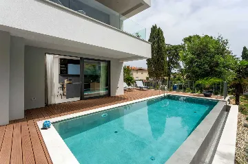 Rovinj 3-Bedroom Apartment with Private Heated Pool