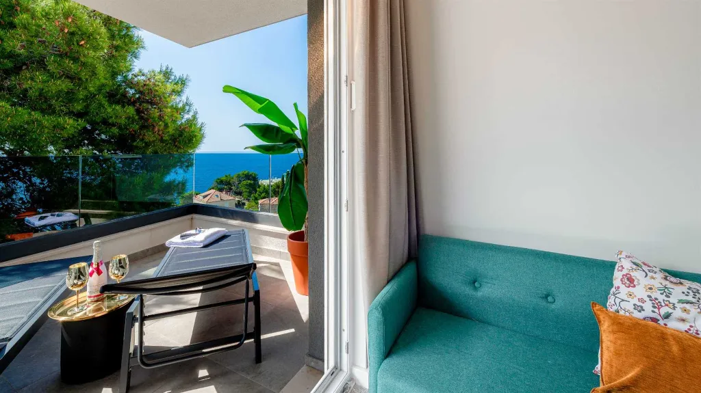 Modern Two-Bedroom Retreat Dubrovnik