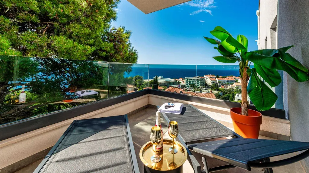 Modern Two-Bedroom Retreat Dubrovnik