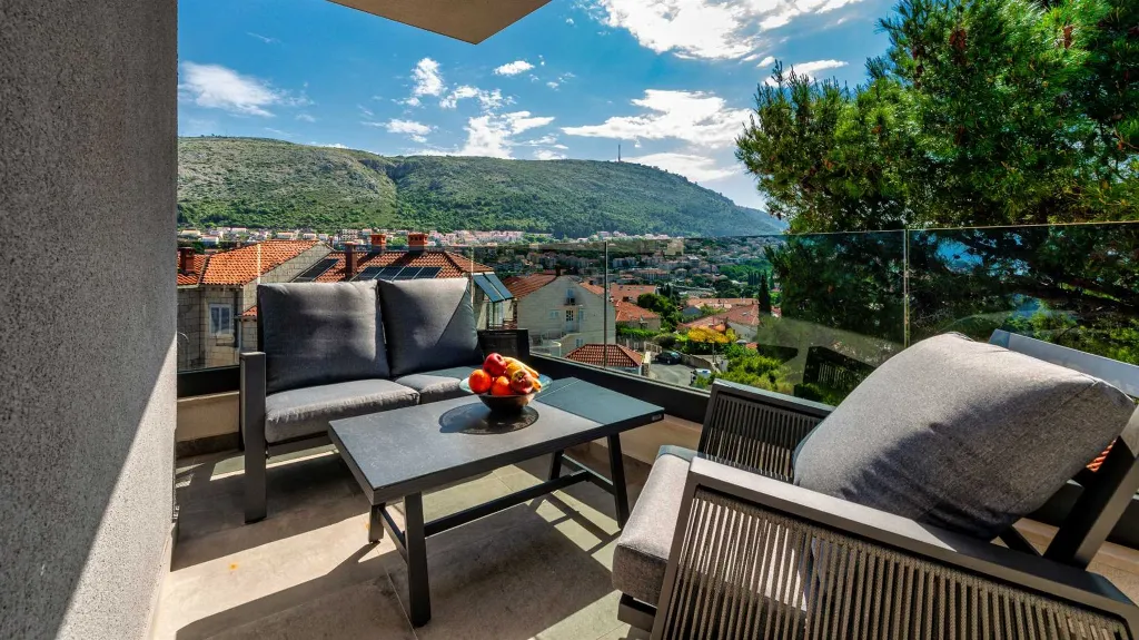 Modern Two-Bedroom Retreat Dubrovnik