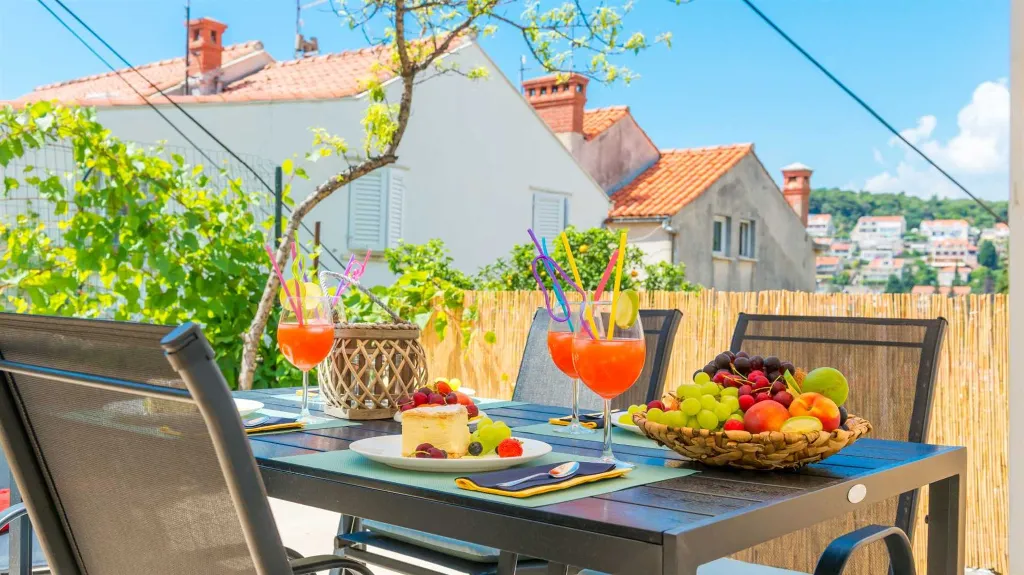 One-Bedroom Apartment with Terrace in Dubrovnik