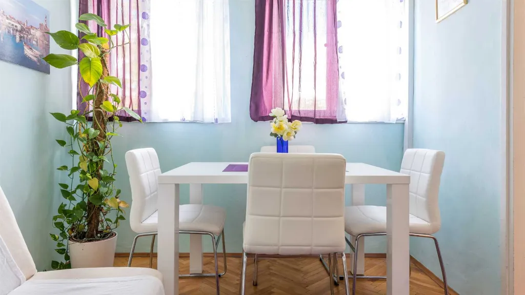 Lapad 1-Bedroom Apartment in Dubrovnik with Parking