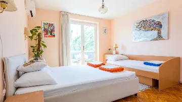 Lapad 1-Bedroom Apartment in Dubrovnik with Parking