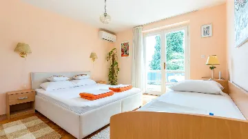 Lapad 1-Bedroom Apartment in Dubrovnik with Parking