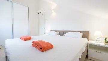 3-Bedroom Apartment in Dubrovnik with Balcony Sea Views