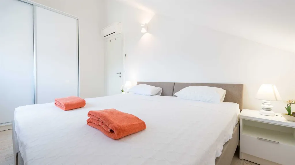 3-Bedroom Apartment in Dubrovnik with Balcony Sea Views
