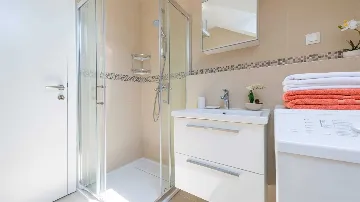 3-Bedroom Apartment in Dubrovnik with Balcony Sea Views