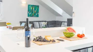 3-Bedroom Apartment in Dubrovnik with Balcony Sea Views