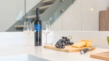 3-Bedroom Apartment in Dubrovnik with Balcony Sea Views