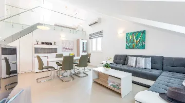 3-Bedroom Apartment in Dubrovnik with Balcony Sea Views