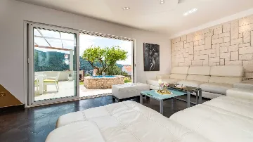 Two-Bedroom Apartment with Sea Views in Mokošica