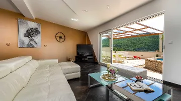 Two-Bedroom Apartment with Sea Views in Mokošica