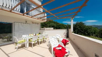 Two-Bedroom Apartment with Sea Views in Mokošica