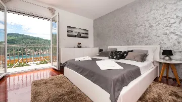 Two-Bedroom Apartment with Sea Views in Mokošica
