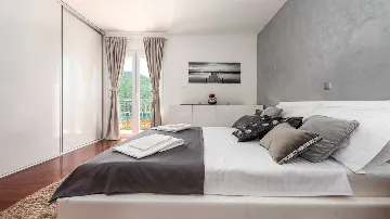 Two-Bedroom Apartment with Sea Views in Mokošica