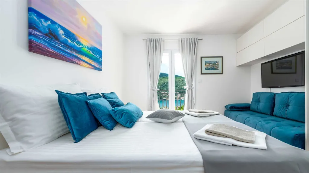 Two-Bedroom Apartment with Sea Views in Mokošica