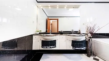 Two-Bedroom Apartment with Sea Views in Mokošica