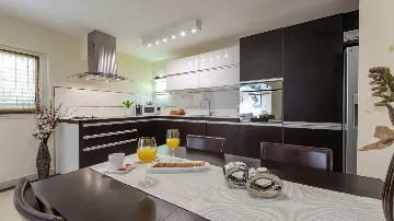 Two-Bedroom Apartment with Sea Views in Mokošica