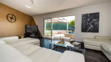 Two-Bedroom Apartment with Sea Views in Mokošica