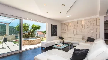 Two-Bedroom Apartment with Sea Views in Mokošica