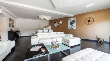 Two-Bedroom Apartment with Sea Views in Mokošica