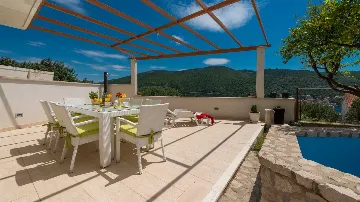 Two-Bedroom Apartment with Sea Views in Mokošica