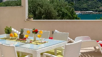 Two-Bedroom Apartment with Sea Views in Mokošica