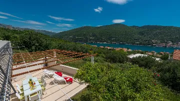 Two-Bedroom Apartment with Sea Views in Mokošica