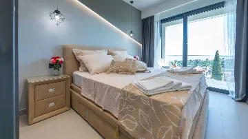 4-Bedroom Villa with Heated Infinity Pool in Mlini