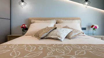 4-Bedroom Villa with Heated Infinity Pool in Mlini