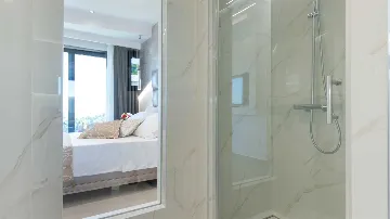 4-Bedroom Villa with Heated Infinity Pool in Mlini