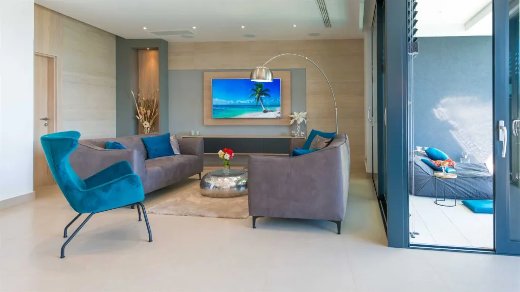 4-Bedroom Villa with Heated Infinity Pool in Mlini