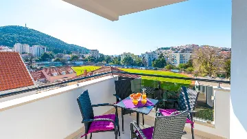 Two-Bedroom Apartment in Dubrovnik with Sea View
